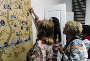Туристи їдуть у пошуках маловідомого